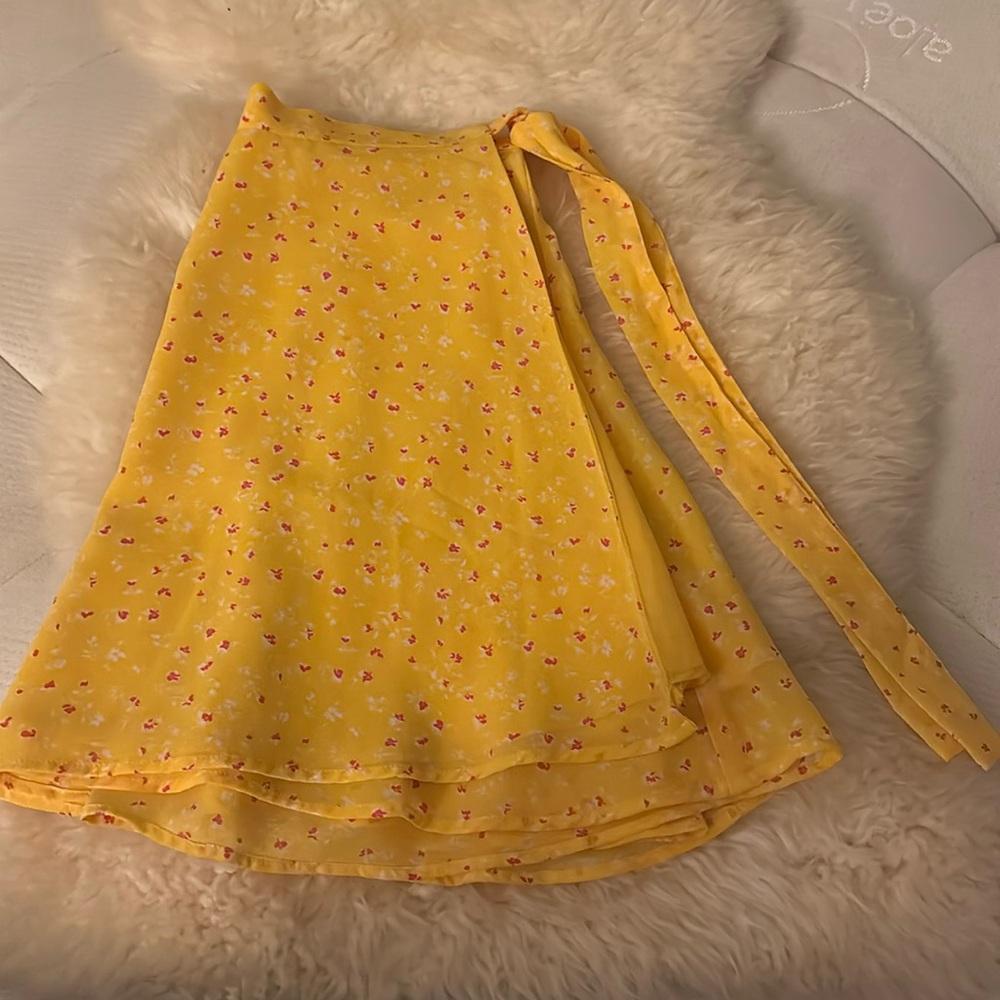 New Yellow skirt